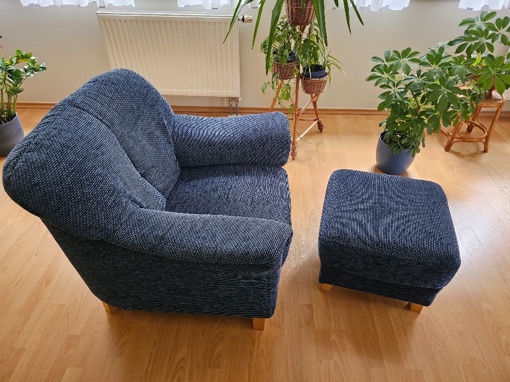 Prodám soupravu 2 křesel, 2 bobků a rohového gauče - 4