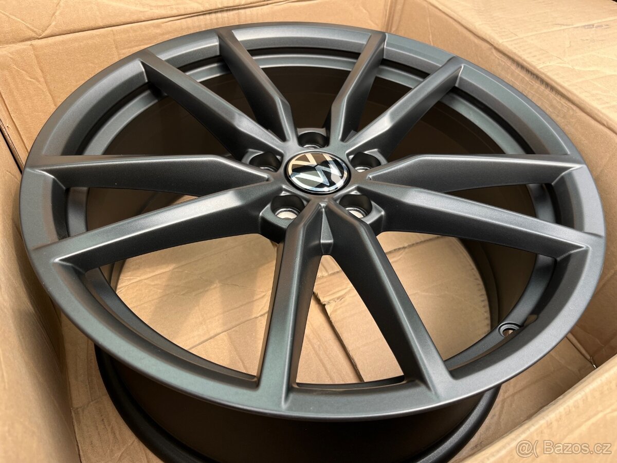 VW PASSAT 19" PRETORIA nové, originál - 4