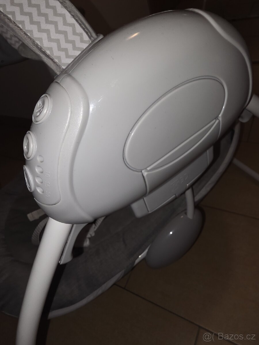 Vibrační lehátko + houpačka - 4