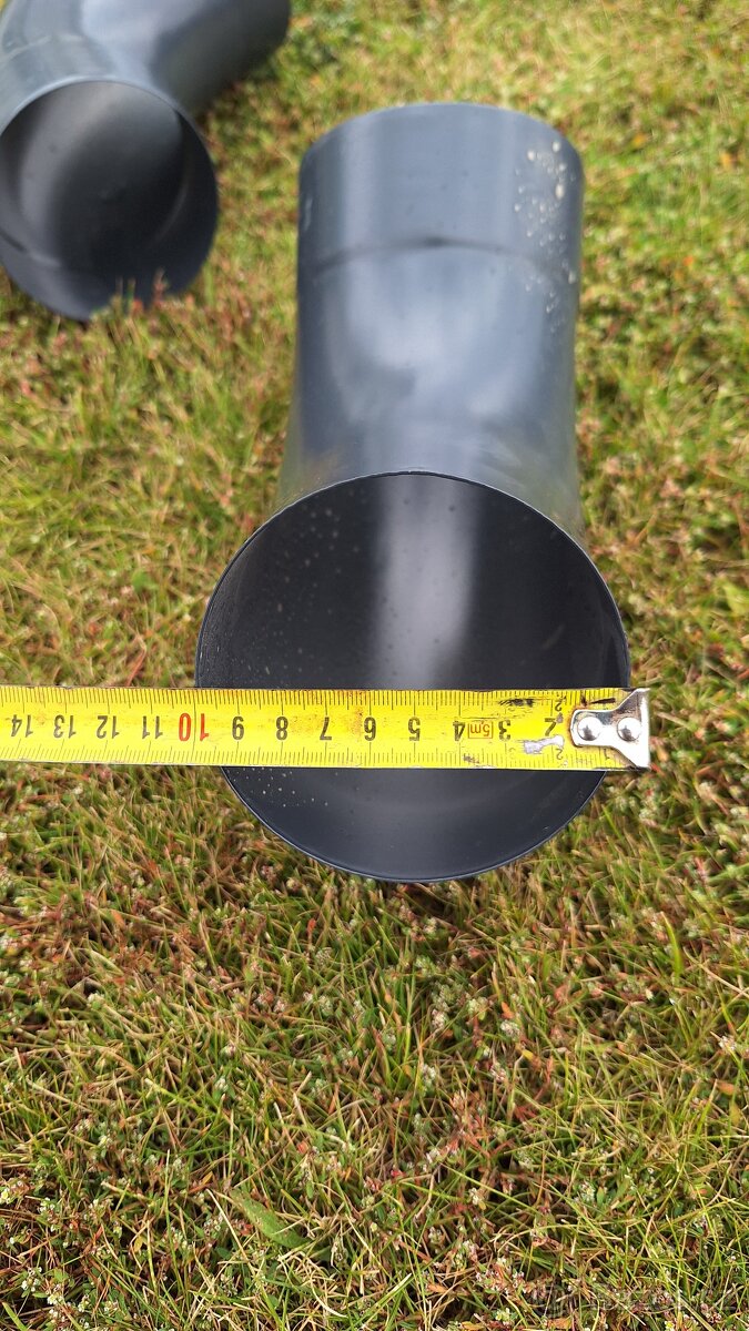 kolena okapů + spony do zdi - 4