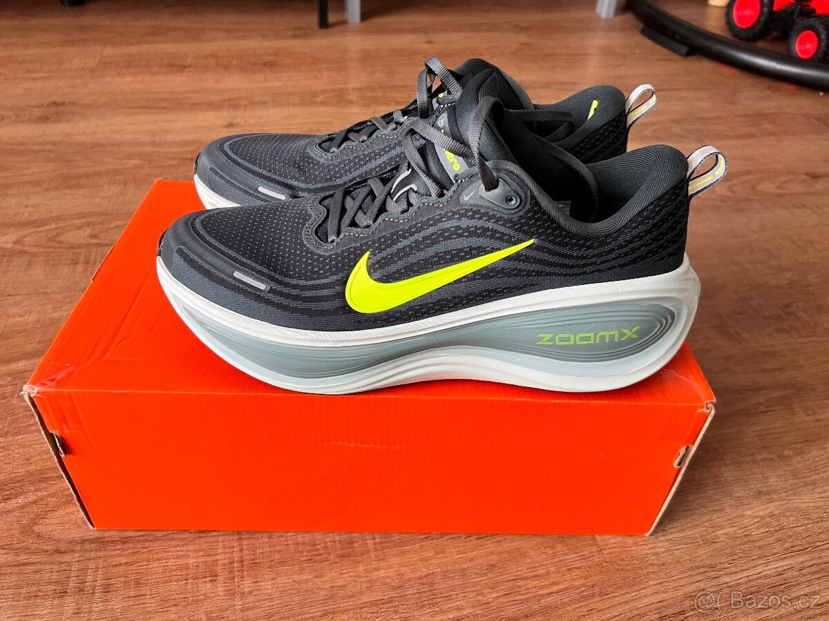 Nike Vomero Plus / 44 / Seaweed - 4