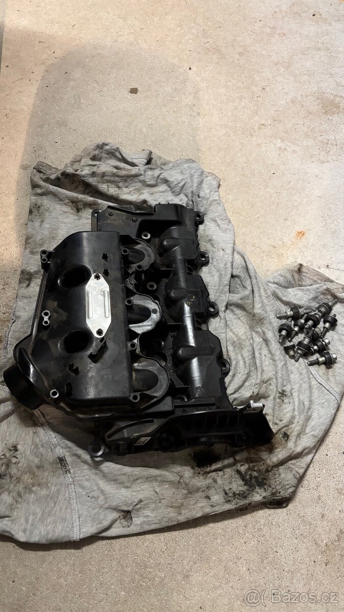 Víko ventilů Land Rover TDV6 Discovery 4 2010-2016