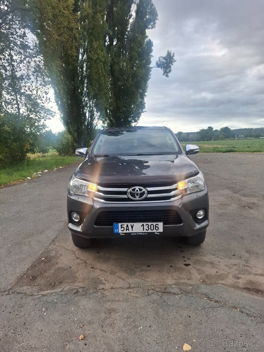 Toyota Hilux 2.4D-4D 6MT 4x4