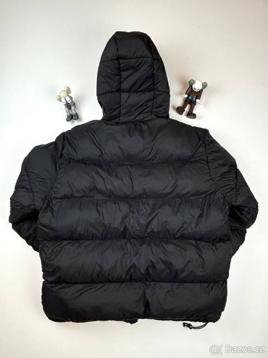 Černá péřová bunda Stüssy s kapucí.velikost M - 4