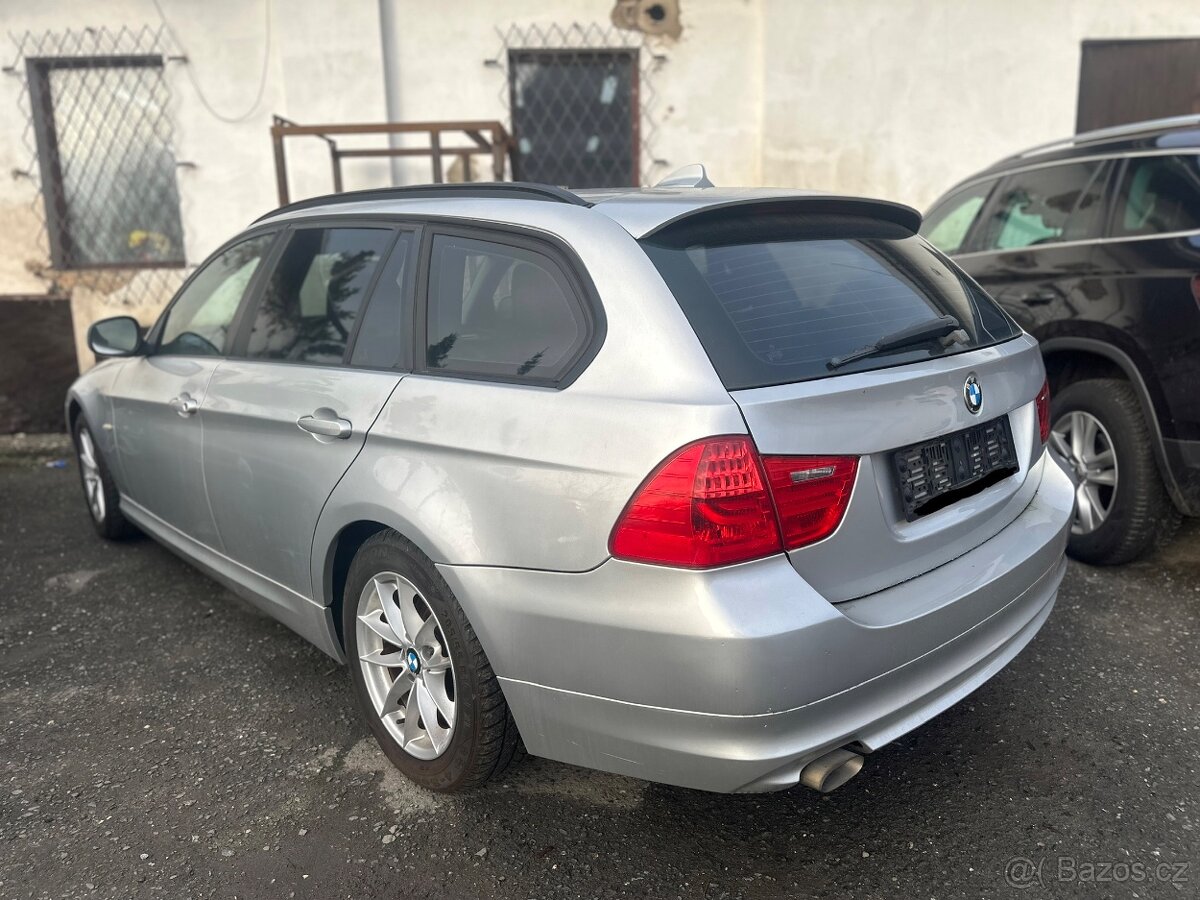 BMW 3 118D - 4