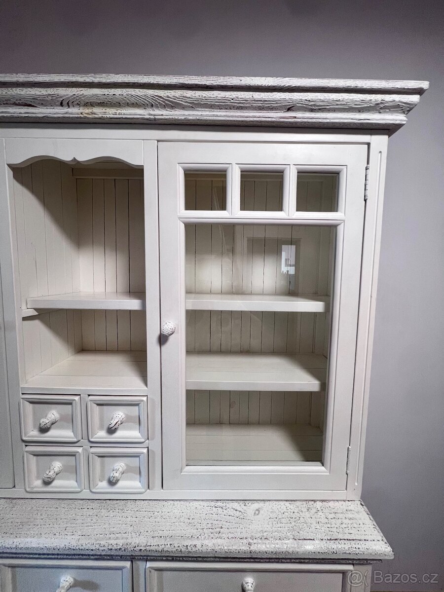 Dřevěná kredenc Provance - 4