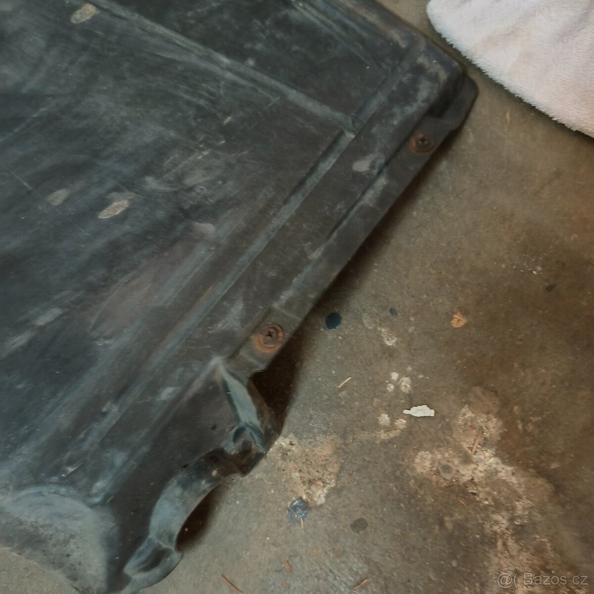 BMW e46 plastový kryt pod motor - 4