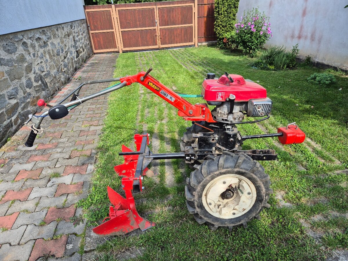 Vari Honda s vlekem a příslušenstvím - 4