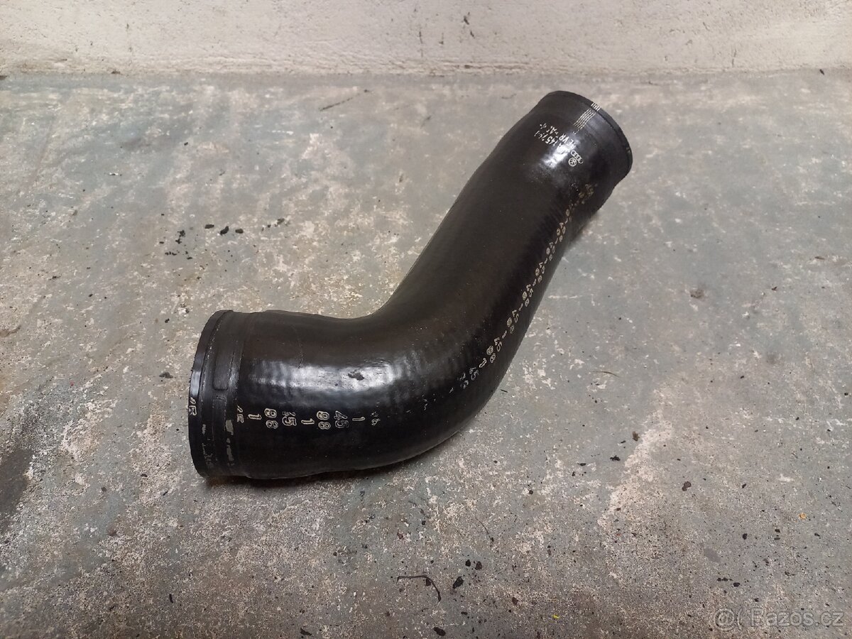 Hadice sání 1.8t agu - 4