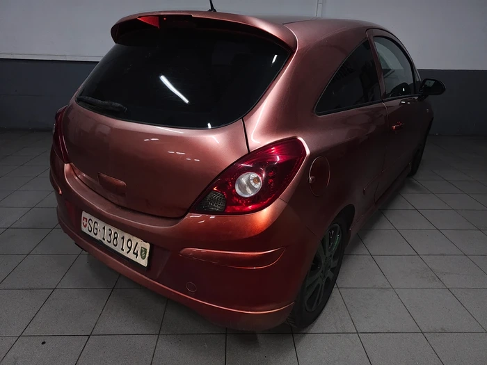 OPEL Corsa 1.6 Turbo GSi - 4