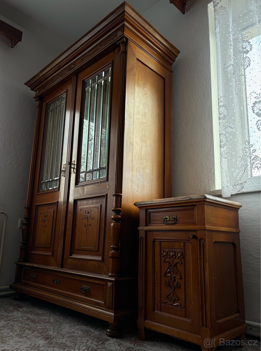 Kompletní historická sada nábytku - 4