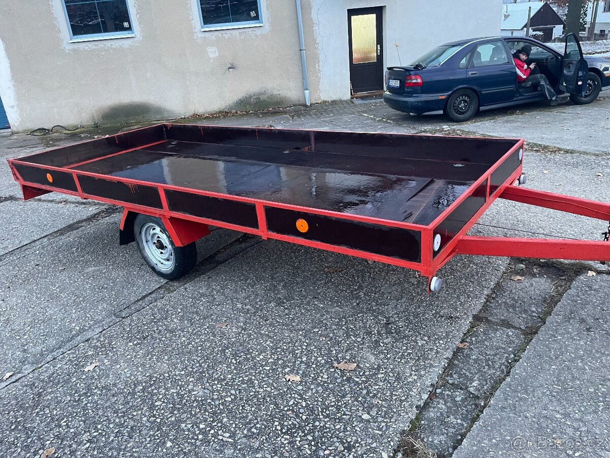 Brzděný přívěs za auto - 4