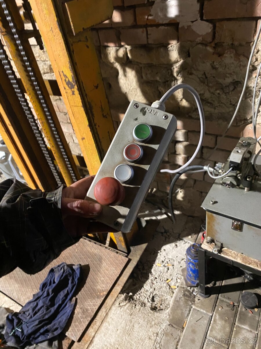 Hydralicky zvedák - 4