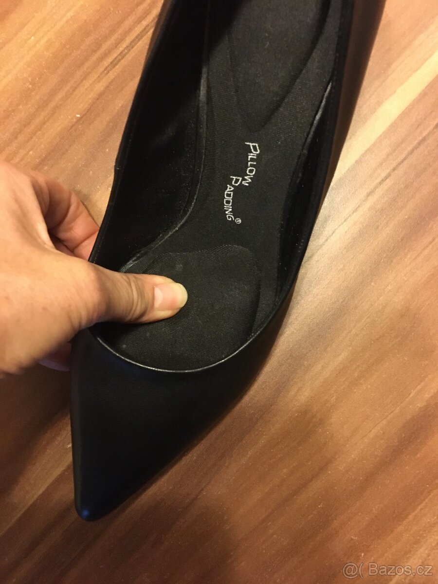 Černé kožené lodičky Baťa - 4