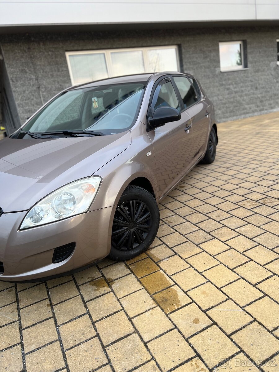 Kia Ceed 1.4 benzín 80 kw Rv-2008 - 4