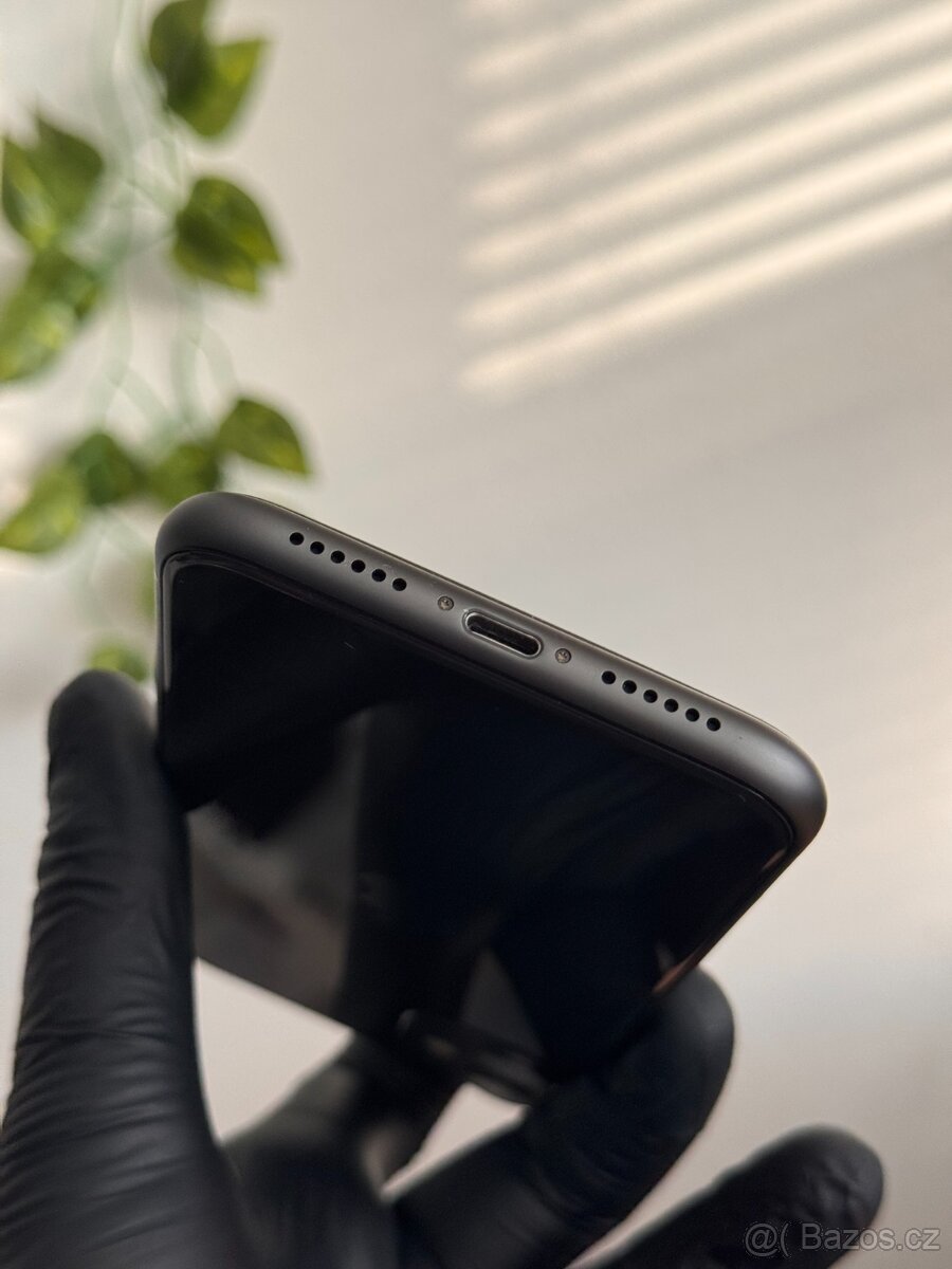 iPhone 11 128GB - 100% baterie - 4