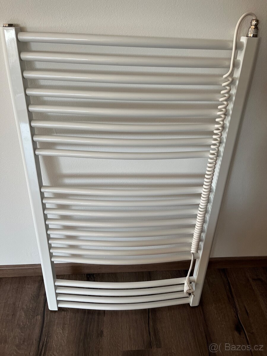 Elektrický topný koupelnový žebřík 60x90 - 4