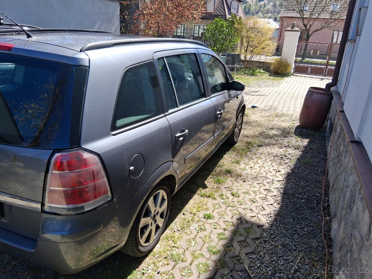 Opel Zafira B - 4