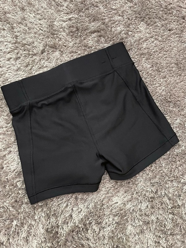 Nové kraťasy Under Armour XS - 4