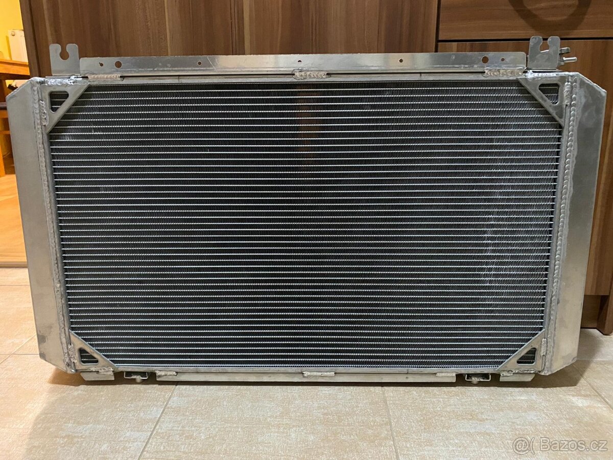 CELOHLINÍKOVÝ SPORTOVNÍ CHLADIČ PRO NISSAN PATROL Y60
