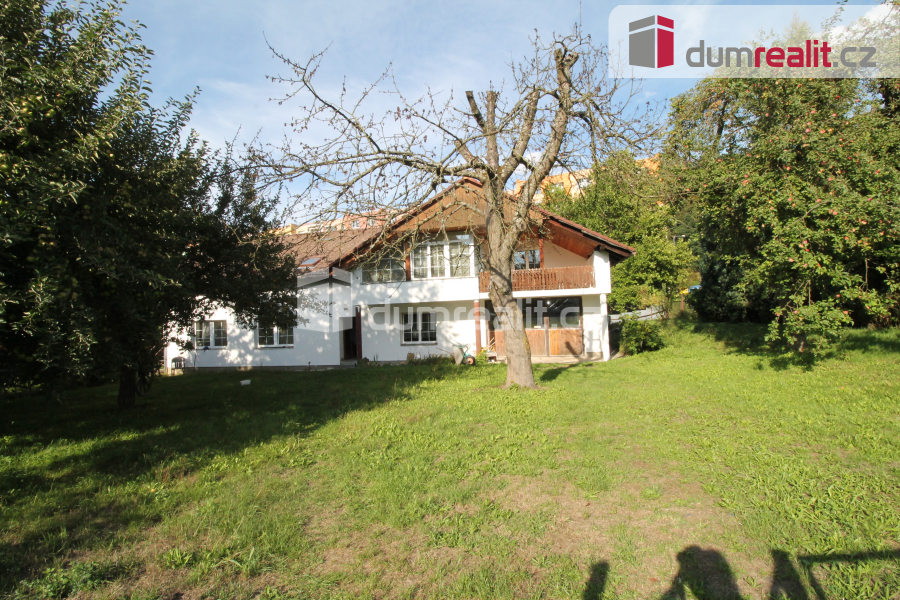 Prostorný dvougenerační RD s garáží, terasou, velkým pozemke - 4