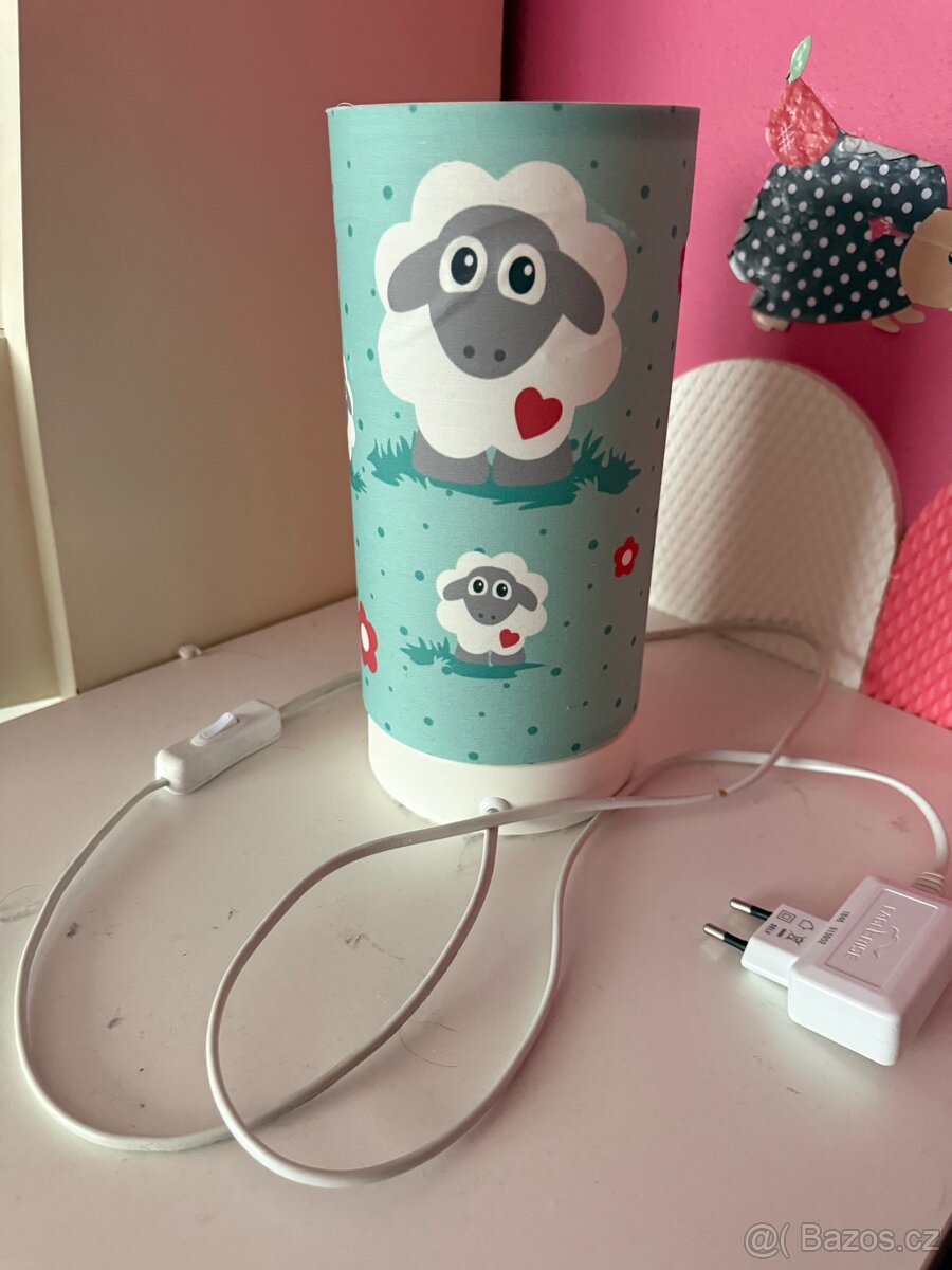 Stropní světlo a noční lampička - 4