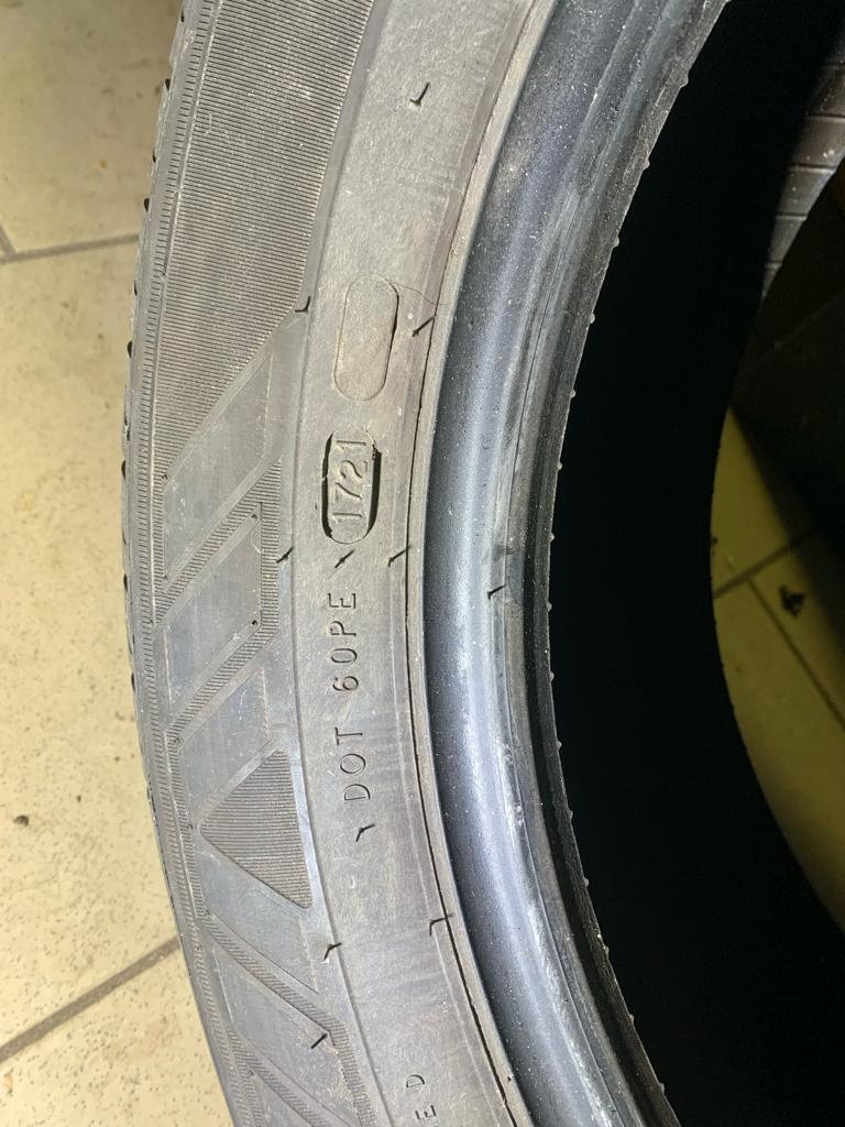 Nokian 215/60 r17c - 4