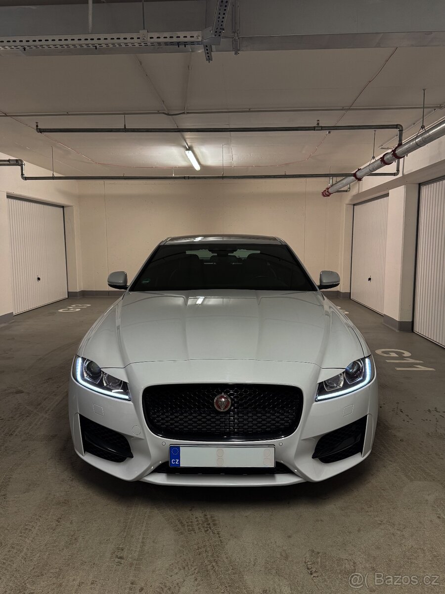 Jaguar XF 3.0D V6 R-SPORT - 4