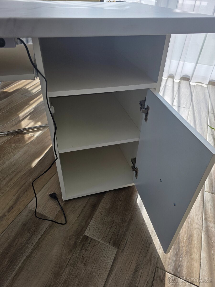 Manikérský stůl - 4