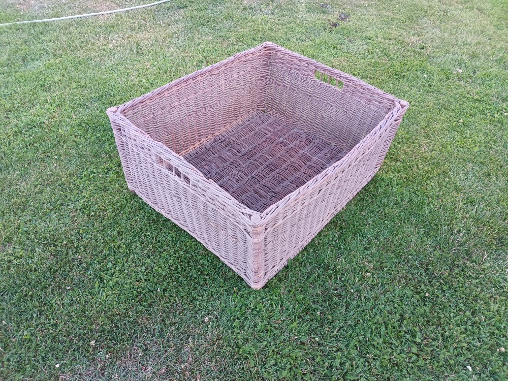 Prodám proutěný koš - 4