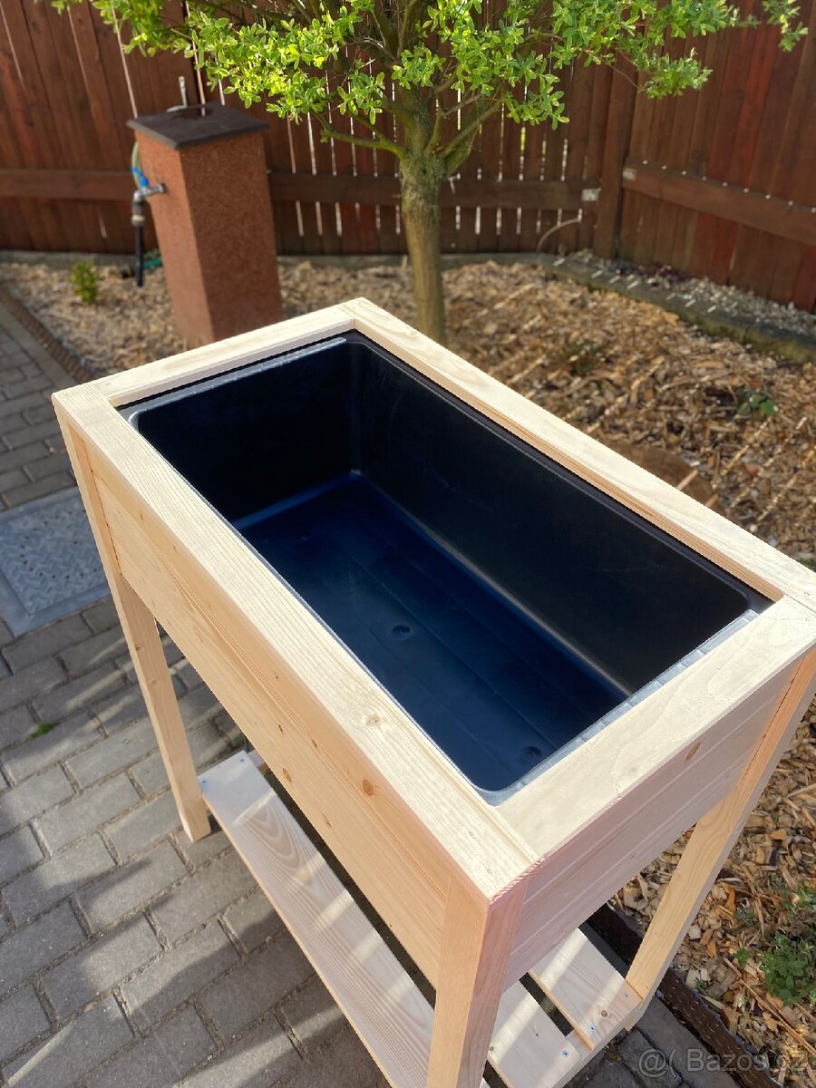 Vyvýšeny truhlík - 4