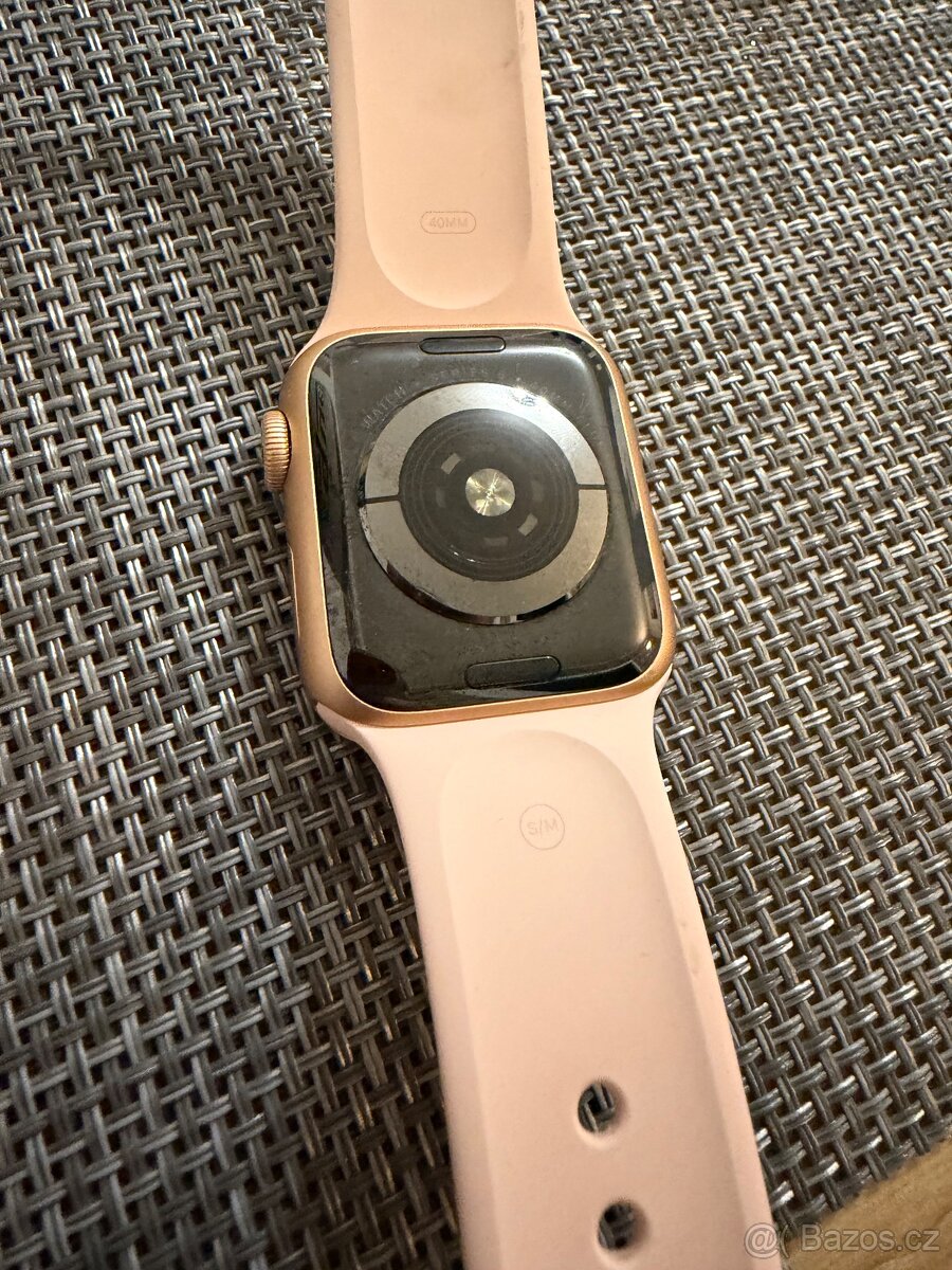 Apple Watch 5 40mm růžové - 4