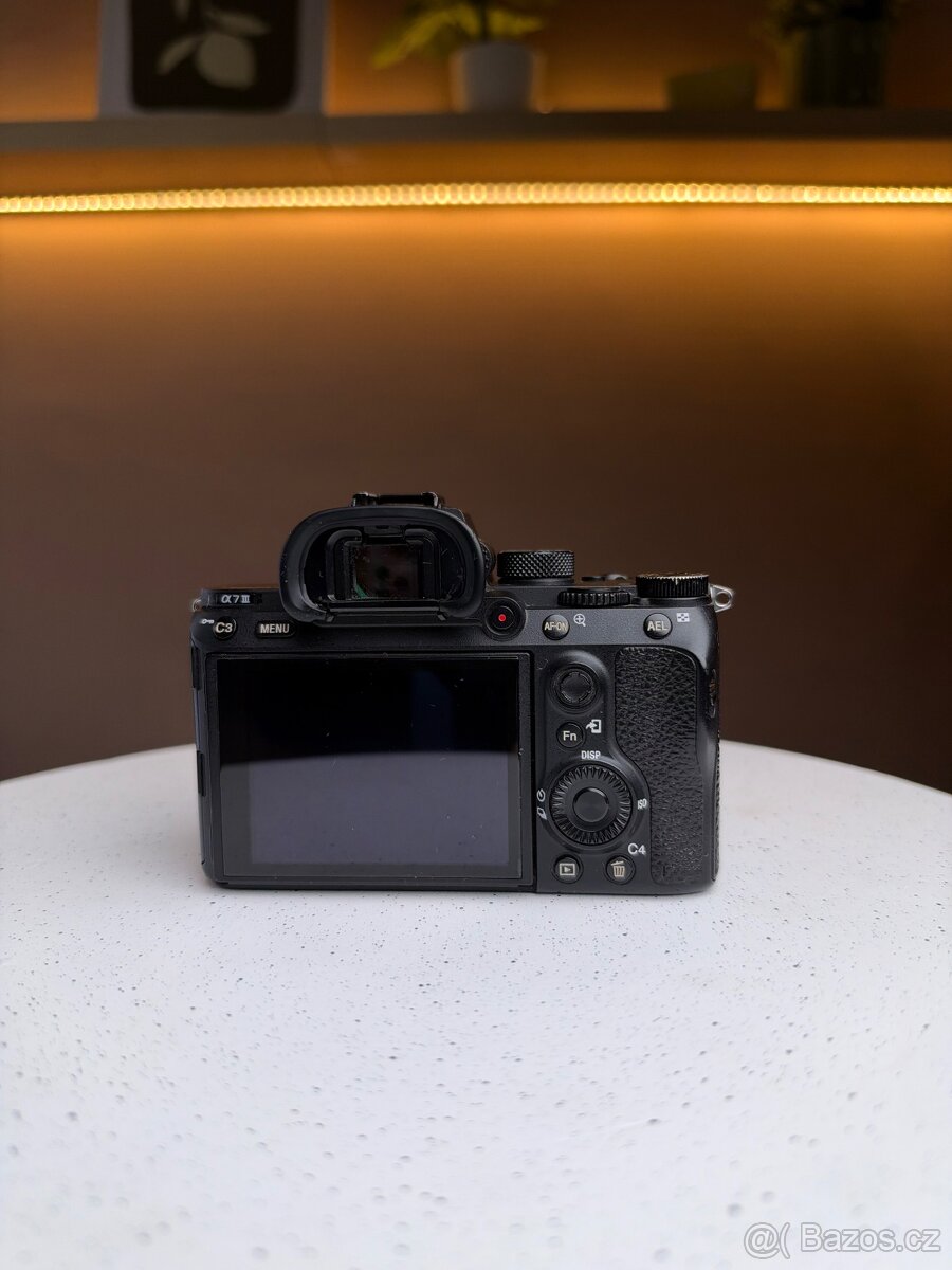 Sony Alpha A7 III - 4