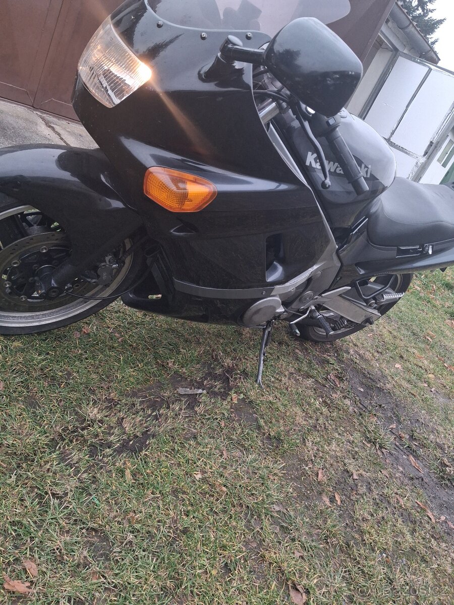 Kawasaki zzr600 - 4