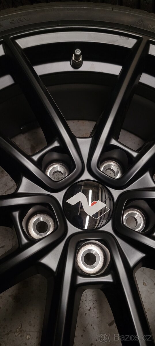 Hyundai i30 N,alu 18',tmavé Borbet,zimní pneu,nové - 4