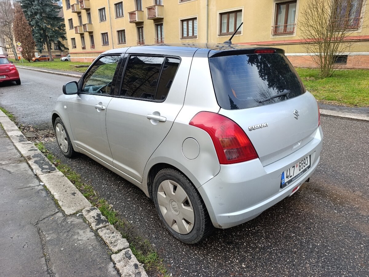 Suzuki Swift 1.3 68 kW - 4
