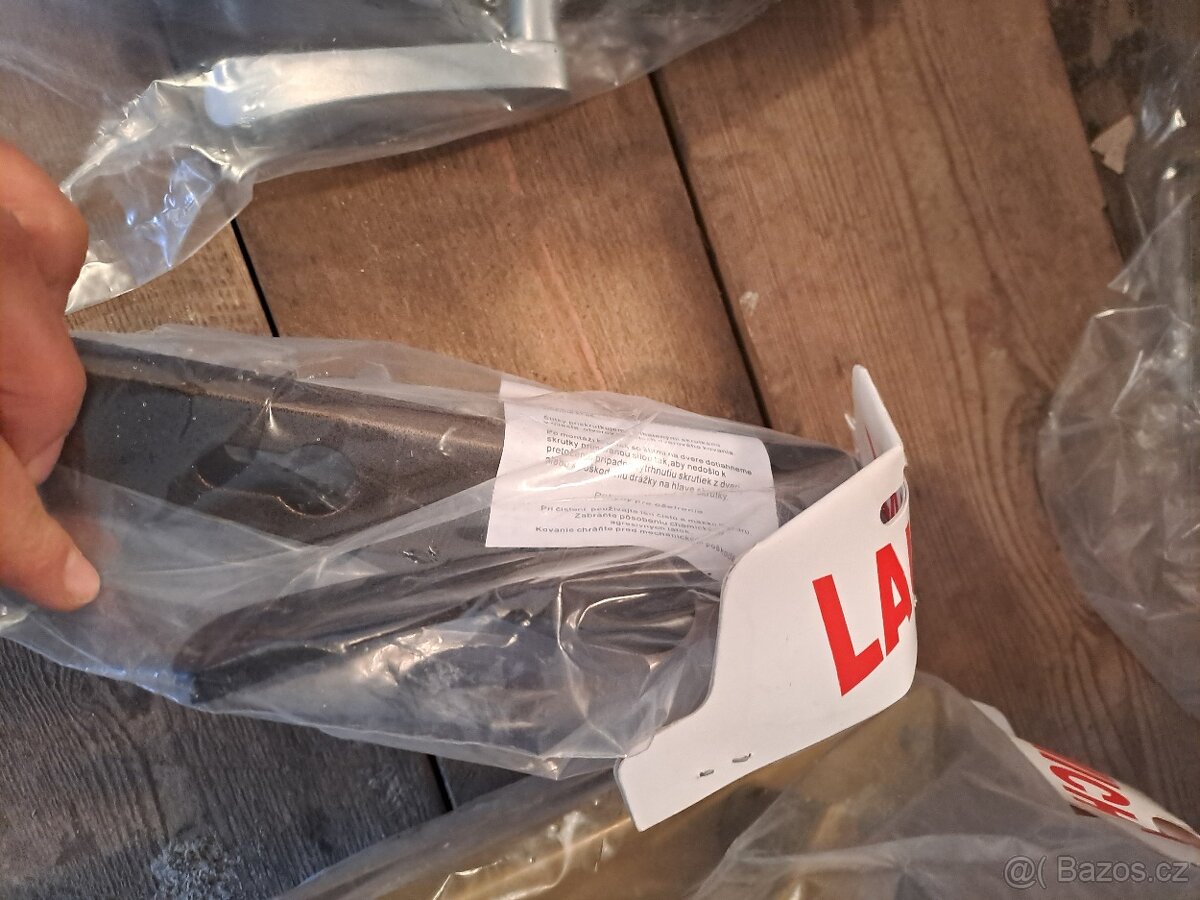 Dveřní štítové kování,kliky - 4