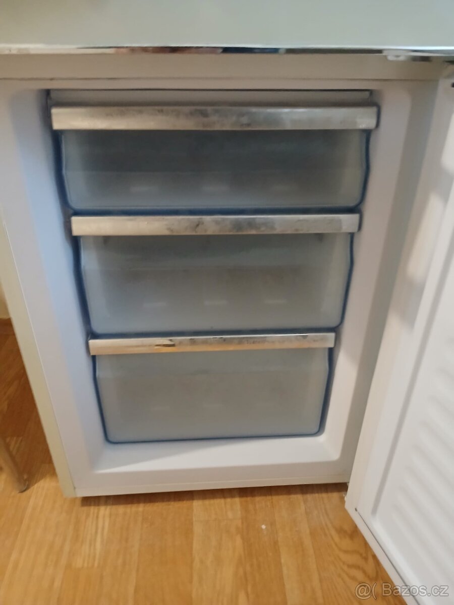 Lednice s mrazákem - 4