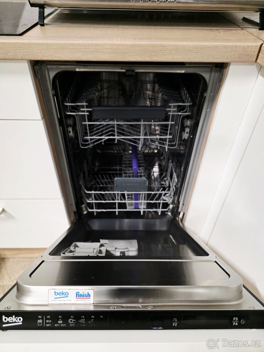 Kuchyňská linka se spotřebiči - 4