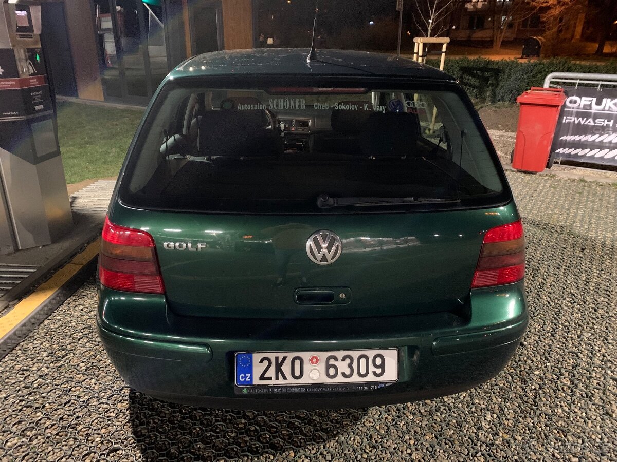Volkswagen Golf 1.4 - 4