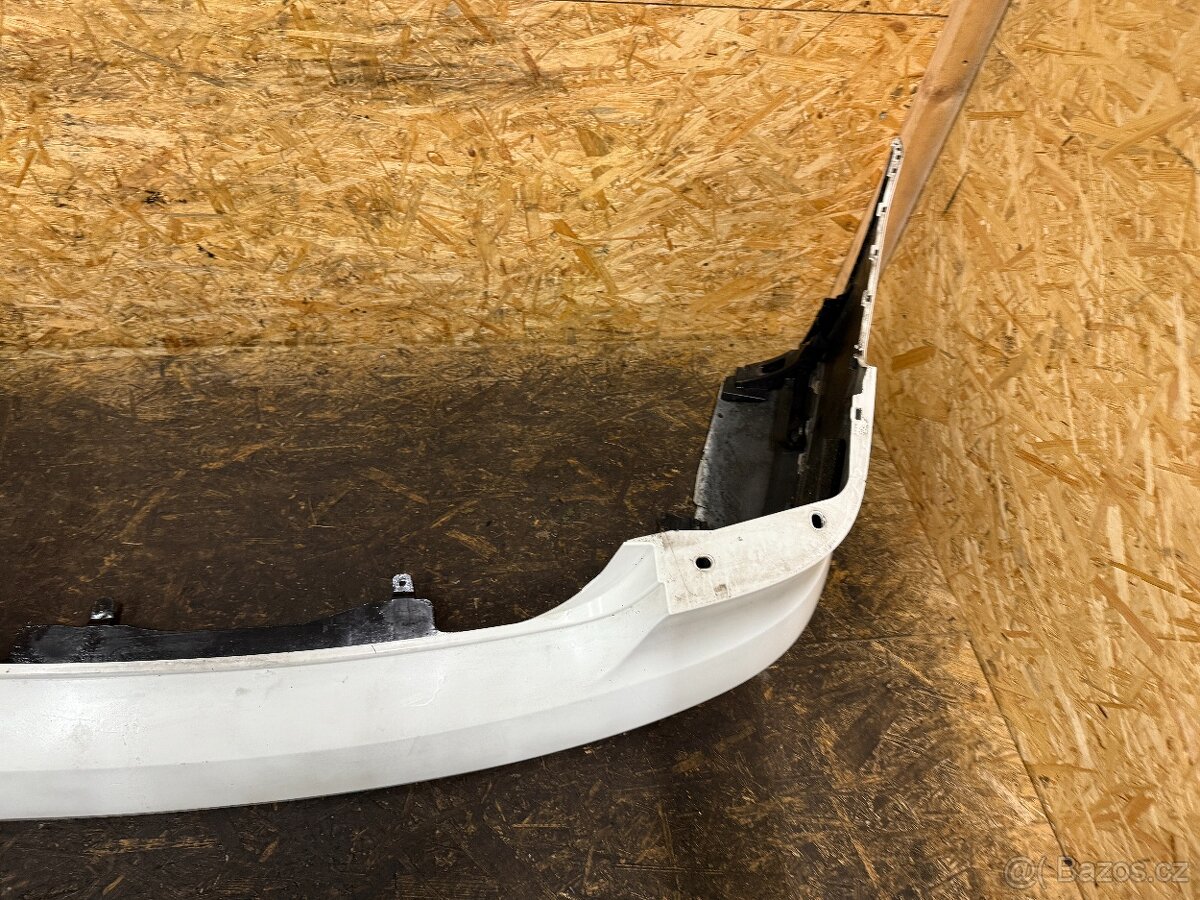 ZADNÍ NÁRAZNÍK VW PASSAT B7 SEDAN - 4