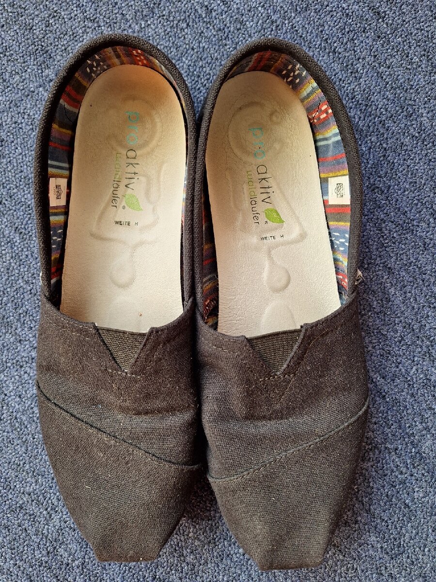 Obuv mokasíny espadrilky nazouvací boty Toms vel. 45 - 4