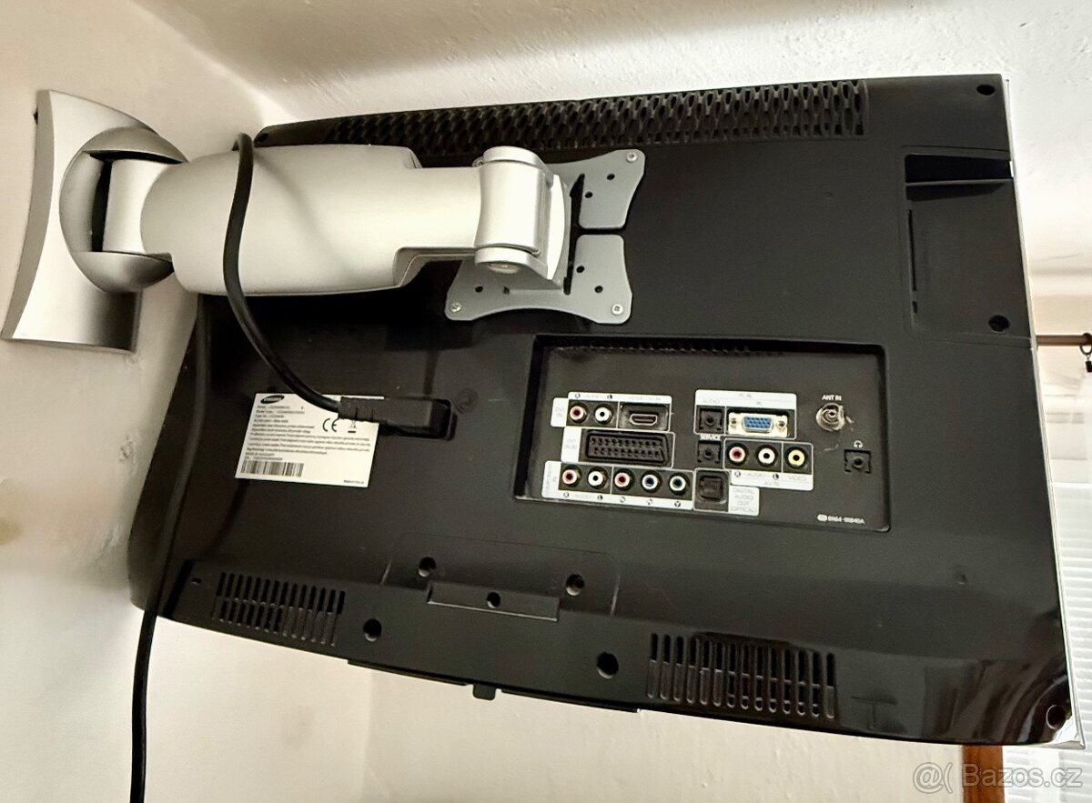 Televize Samsung s otočným držákem na zeď - 4