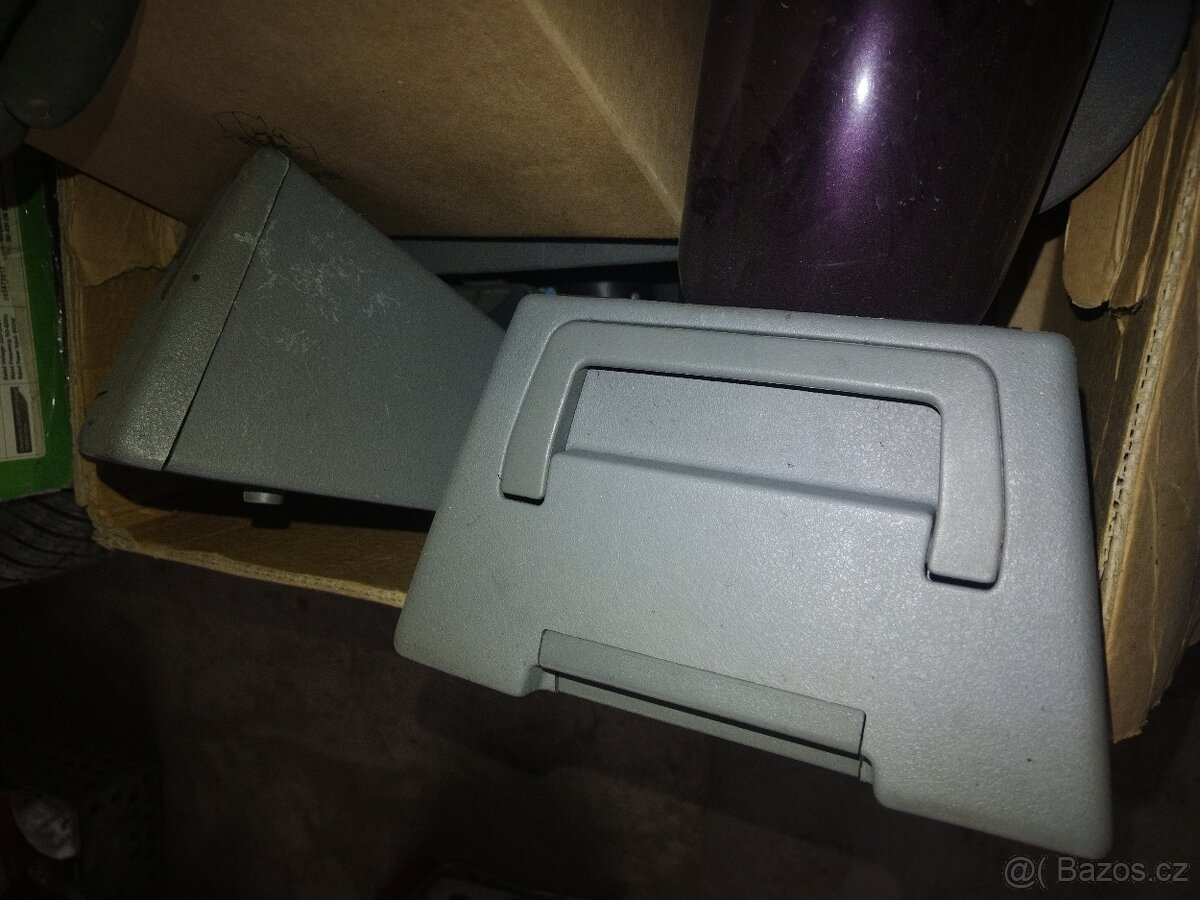 Díly ze škodovek(typ M, fávo, Felicie). - 4