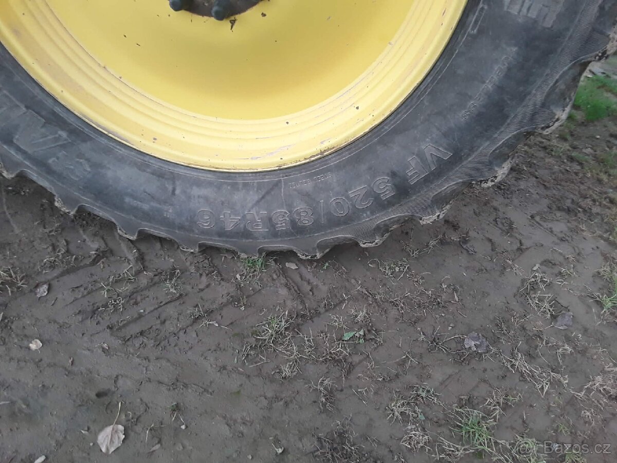 Postřikovač John Deere r962i - 4