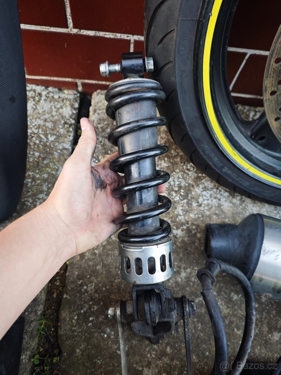 Suzuki GS 500 - díly - motor - 4