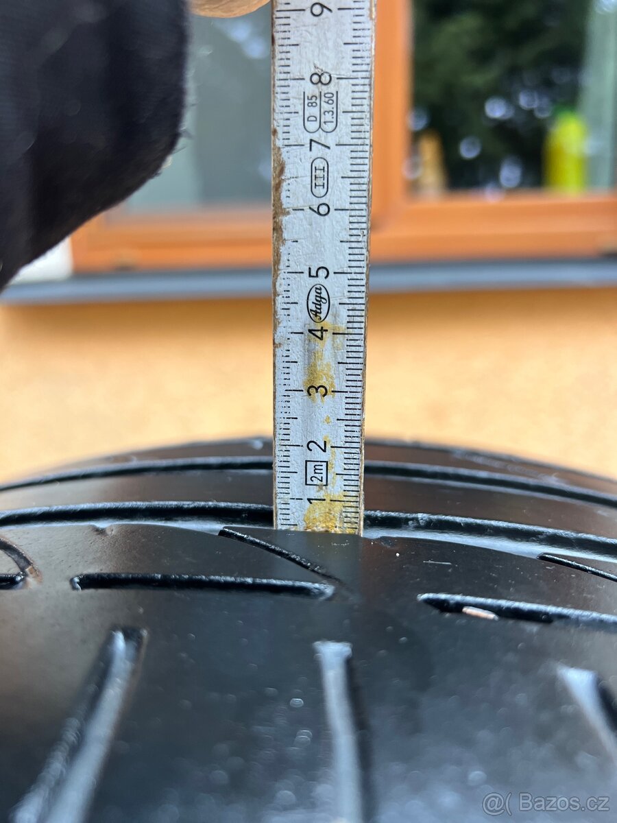 Letní pneu 235/40/19 - 4