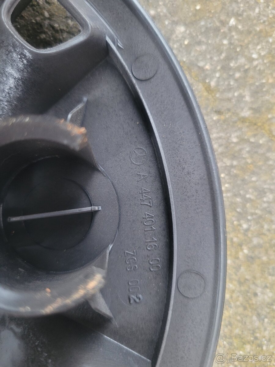 Prodám kryty kol ( poklice , pokličky ) MB Vito - 4