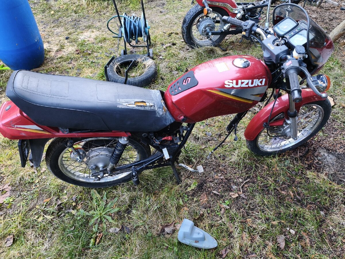 🏍️ Suzuki GS 125 – bez motoru a bez TP | na dĂly / projekt - 4