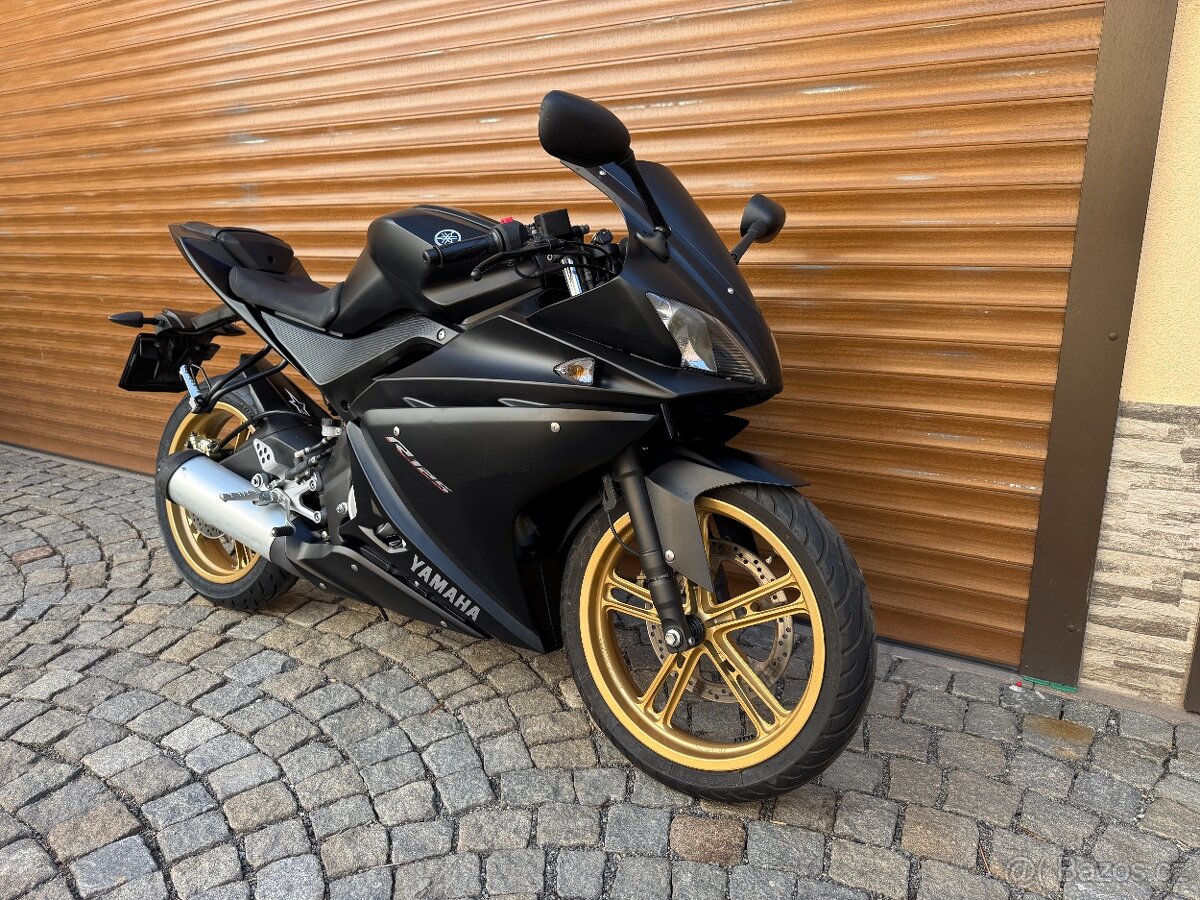Yamaha YZF-R125 - 4